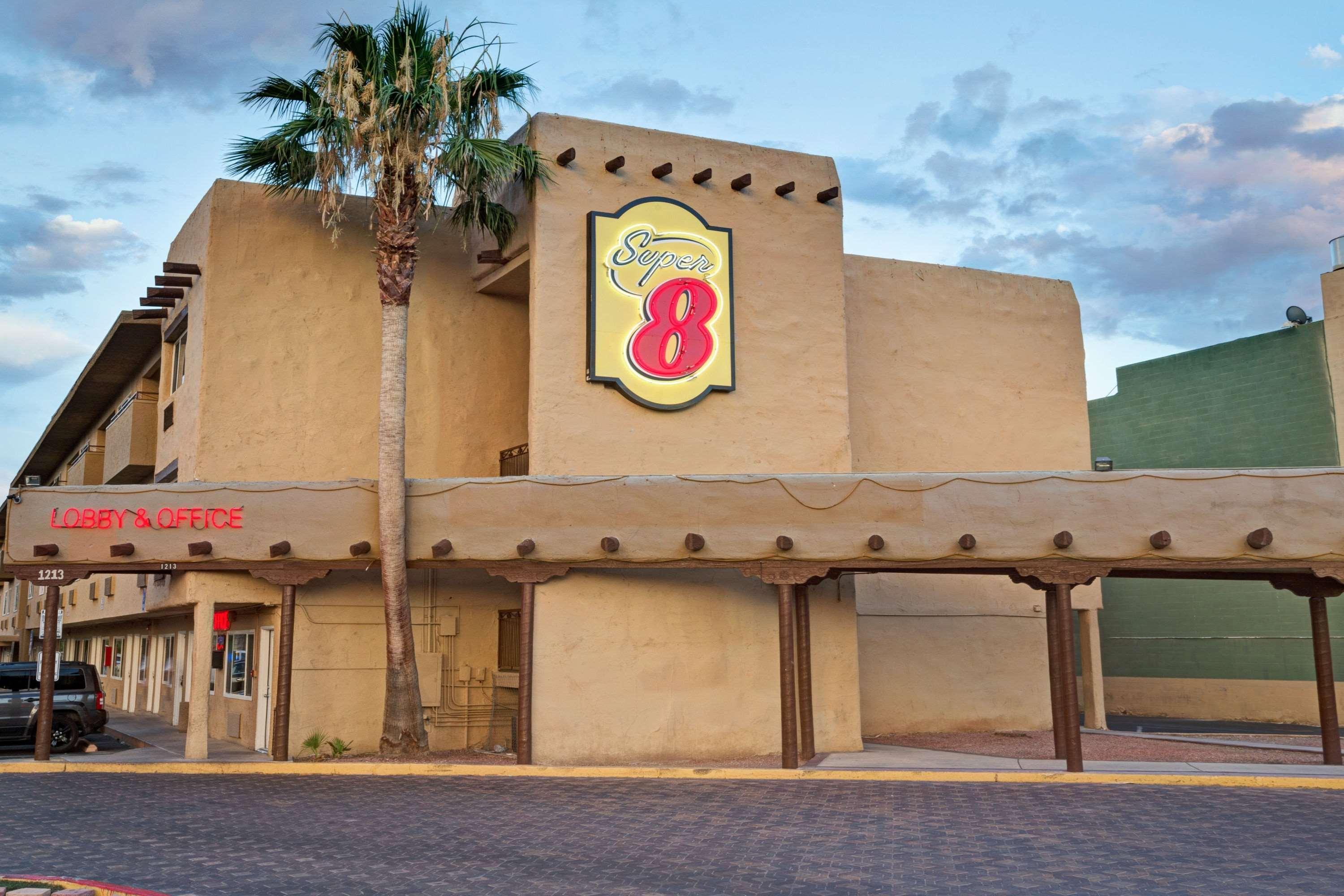 Super 8 By Wyndham Las Vegas North Strip/Fremont St. Area Buitenkant foto