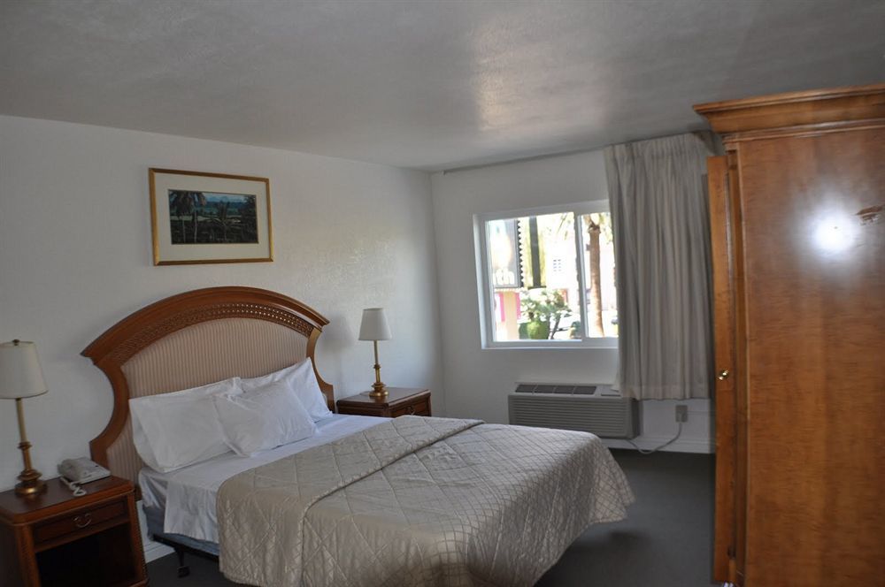 Super 8 By Wyndham Las Vegas North Strip/Fremont St. Area Buitenkant foto