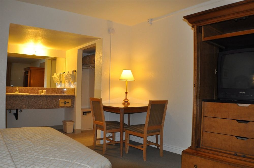 Super 8 By Wyndham Las Vegas North Strip/Fremont St. Area Buitenkant foto