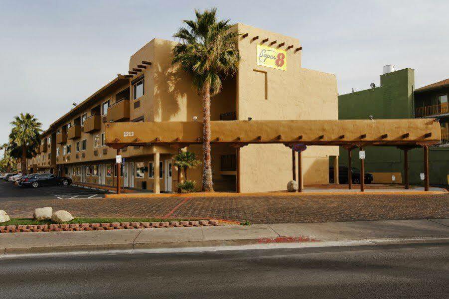 Super 8 By Wyndham Las Vegas North Strip/Fremont St. Area Buitenkant foto